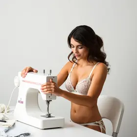 capacitação gratuita de costura de lingerie